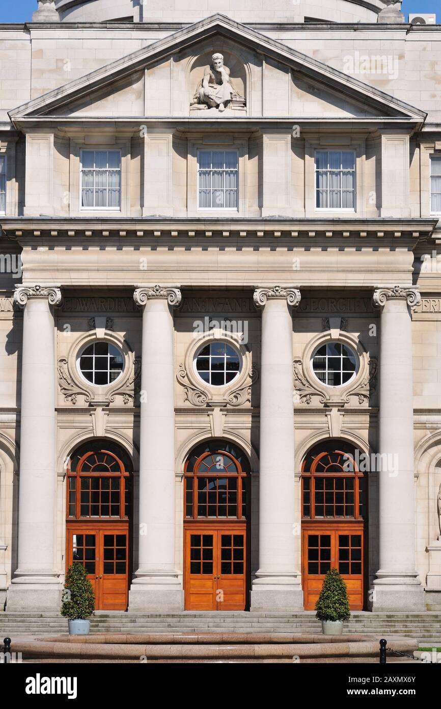 Dublino, Irlanda. Gli edifici del governo irlandese. Si tratta di un grande edificio edoardiano che racchiude un quadrilatero su Merrion Street a Dublino, dove il Foto Stock