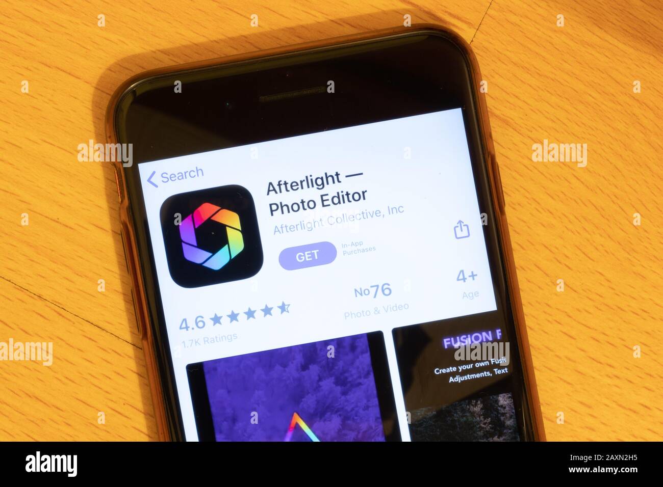Los Angeles, California, Stati Uniti d'America - 12 febbraio 2020: Post-luce Photo editor App Store pagina primo piano , Editoriale Illustrativa Foto Stock