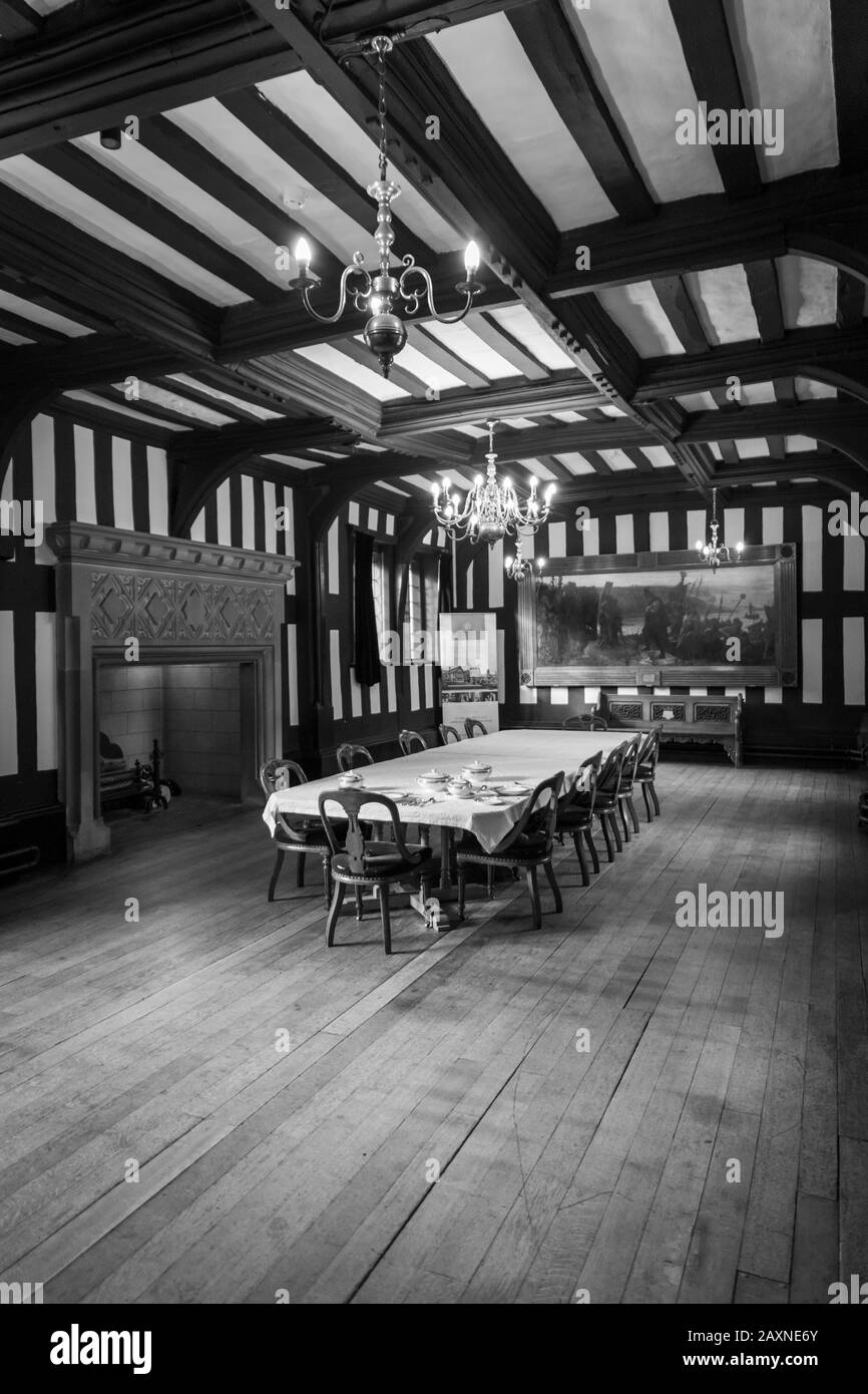 Bramall Hall Dentro E Fuori Foto Stock