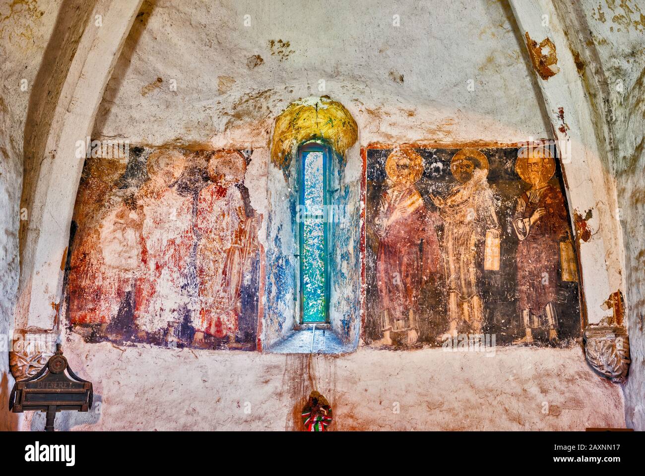 Affreschi, chiesa riformata calvinista ungherese, ex ortodossa, 13th c, stile romanico, a Santamaria-Orlea, Contea di Hunedoara, Transilvania, Romania Foto Stock