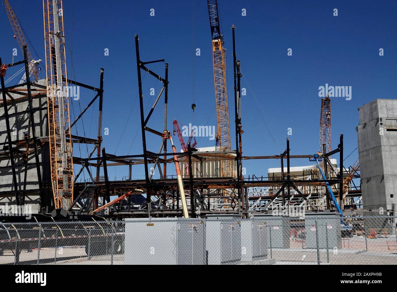 Il nuovo stadio per i Las Vegas Raiders mentre sono in costruzione prima della loro prossima stagione NFL. Foto Stock