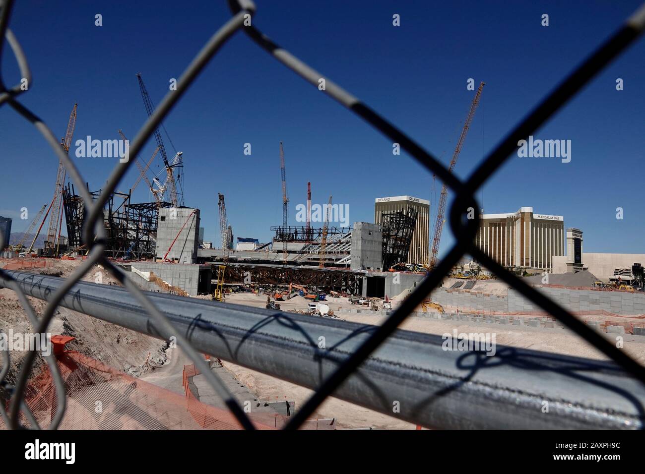 Il nuovo stadio per i Las Vegas Raiders mentre sono in costruzione prima della loro prossima stagione NFL. Foto Stock