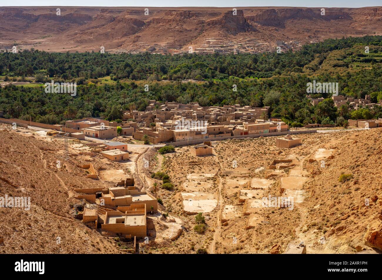 Un antico villaggio storico nelle gole di Ziz, Marocco Foto Stock