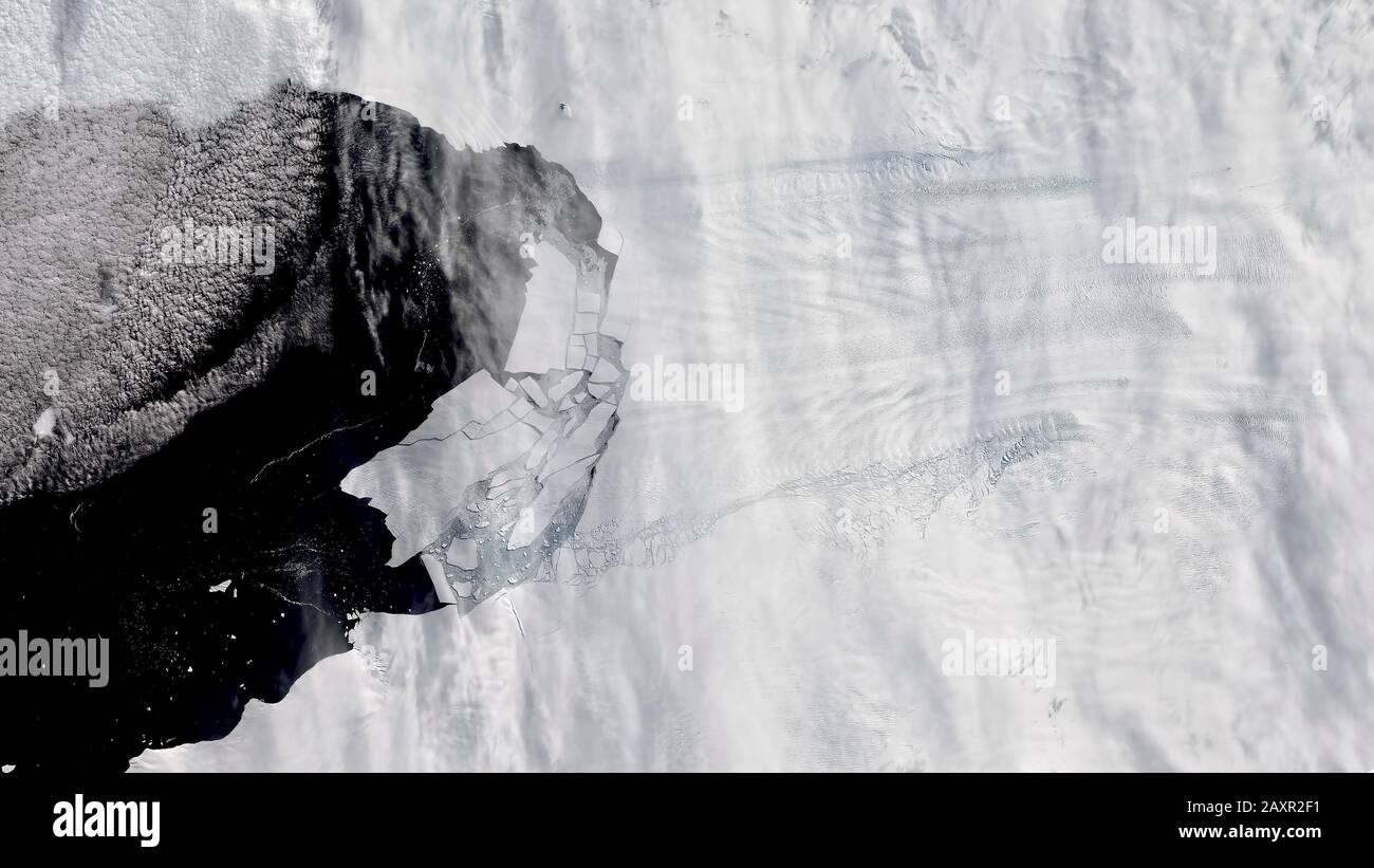 Numerosi iceberg che si staccano dal ghiacciaio di Pine Island in Antartide, febbraio 2020. Foto Stock