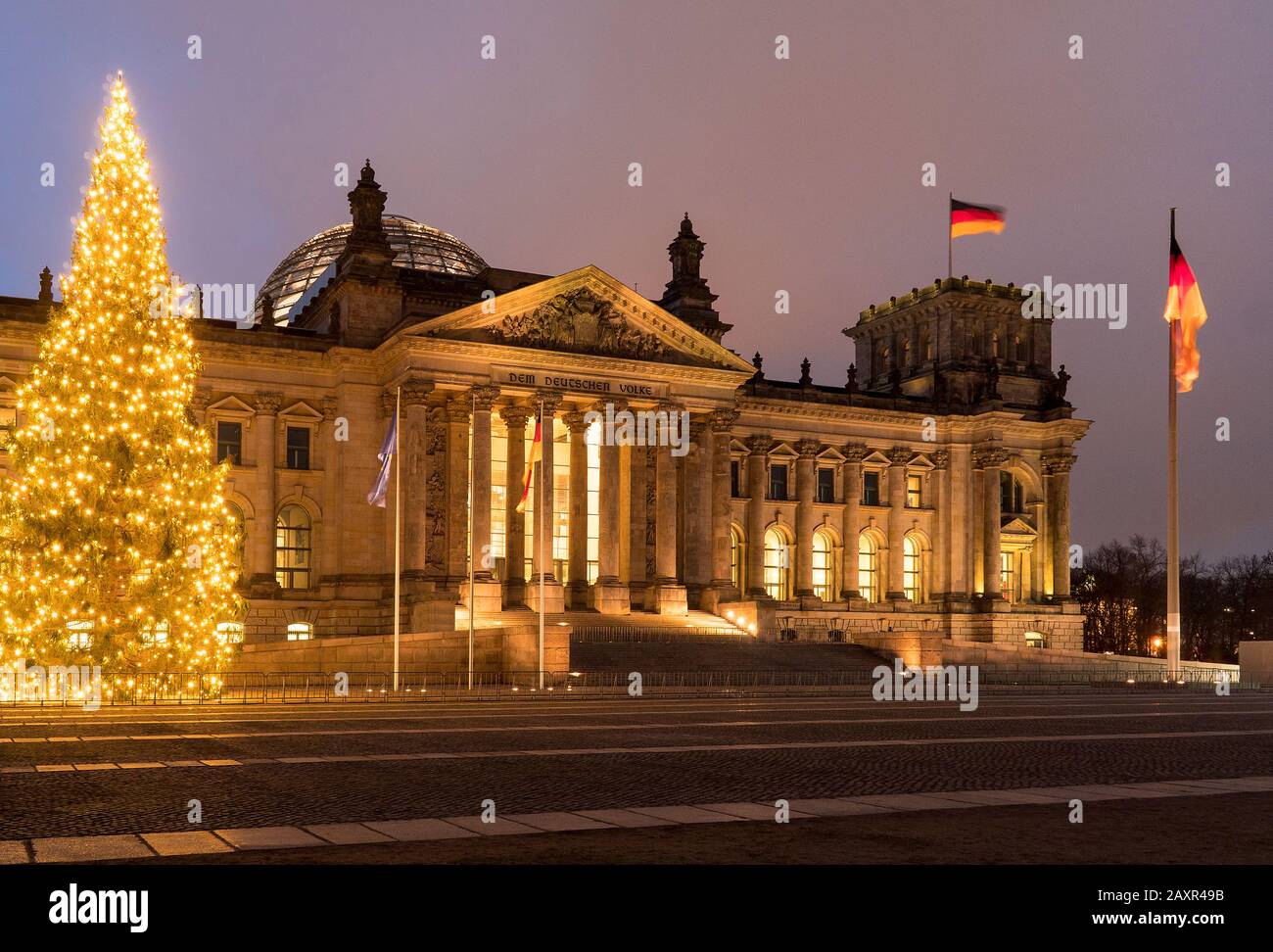 Albero di natale al muro di berlino immagini e fotografie stock ad alta