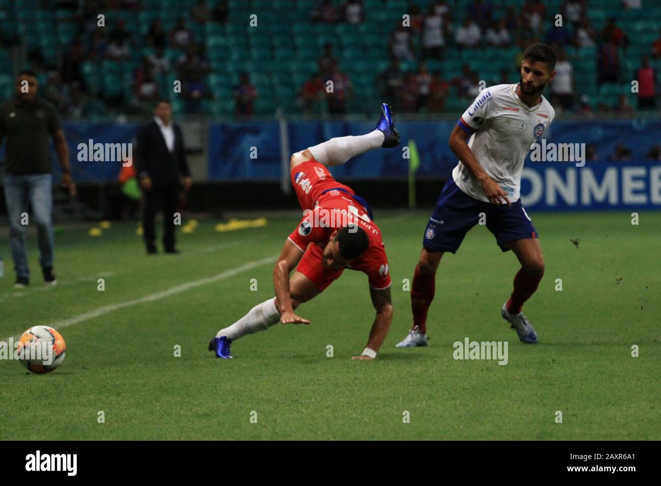 Salvador, Brasile. 12th Feb, 2020. Bahia x Club Nacional, partita valida per la Copa Sudamericana, tenuta all'Arena Fonte Nova, a Salvador, Bahia. Credito: Mauro Akiin Nassor/Fotoarena/Alamy Live News Foto Stock