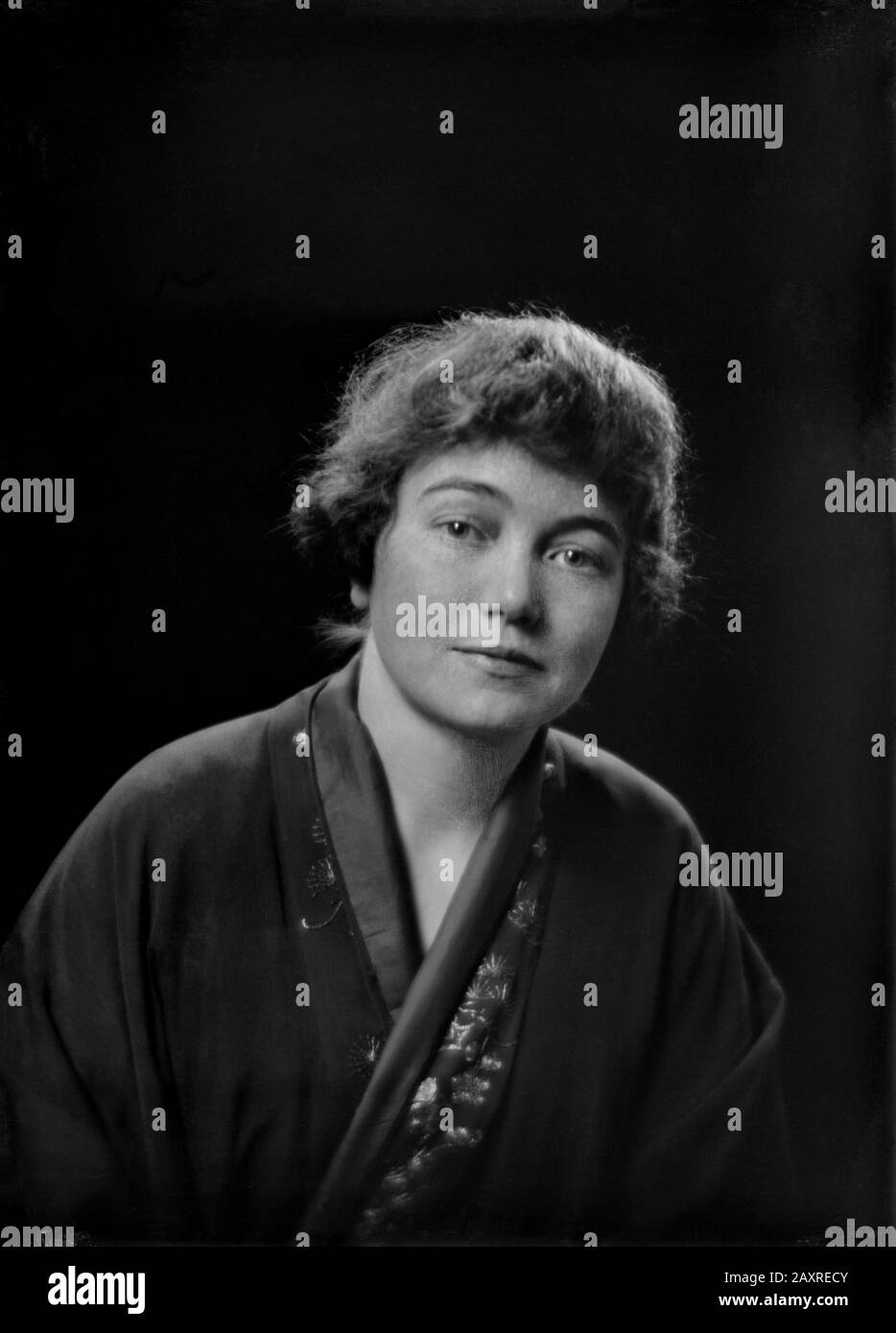1919 , 26 aprile, NEW YORK , USA: L'attrice americana GERTRUDE WRIGHT , foto di Arnold Genthe ( 1869 - 1942 ). Teatro - TEATRO - atrice - attrice - kimono --- ARCHIVIO GBB Foto Stock