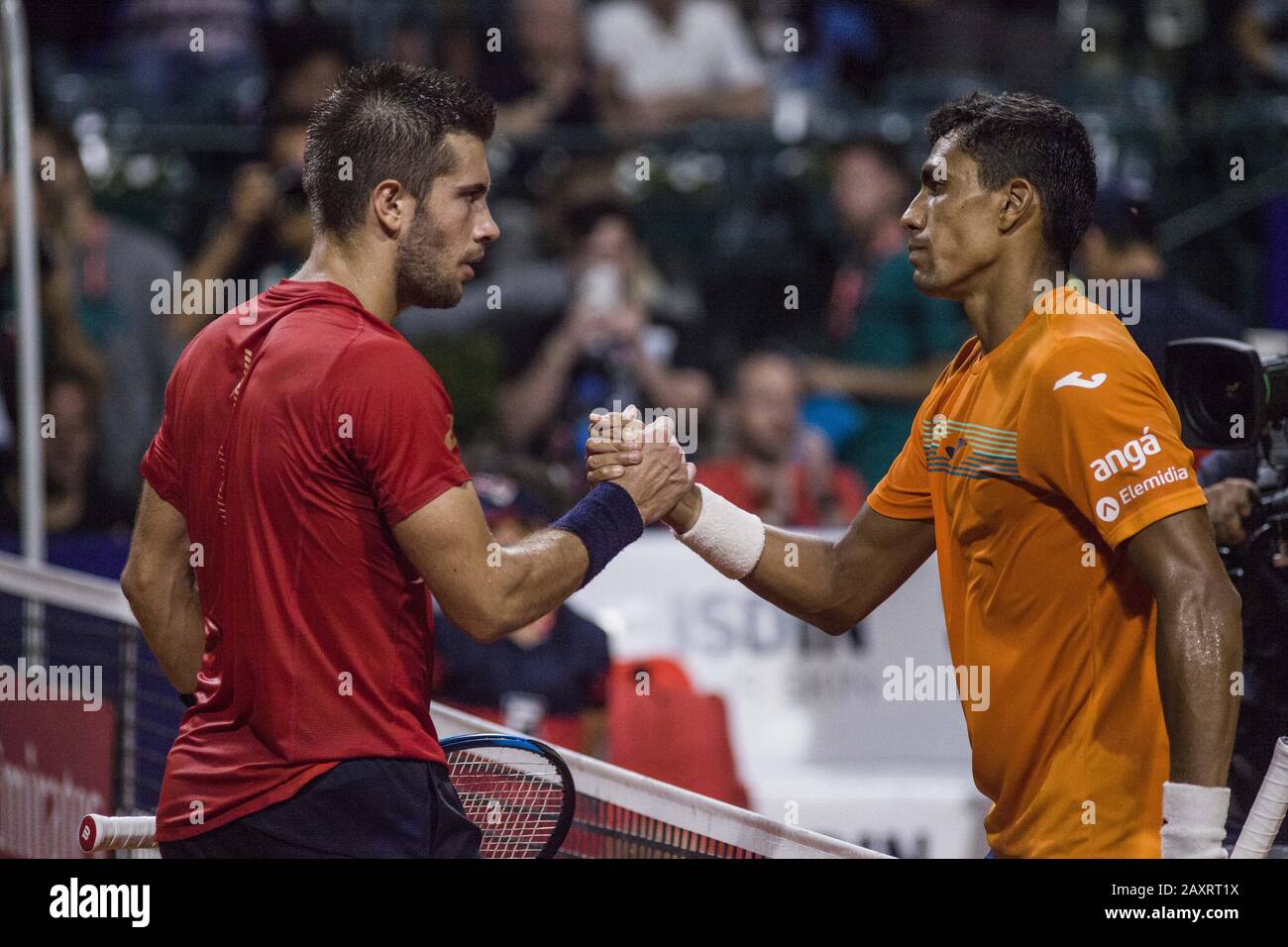 Buenos Aires, Capitale Federale, Argentina. 12th Feb, 2020. Il brasiliano, attualmente numero 92 nelle classifiche mondiali, Thiago Monteiro ha sconfitto il croato Borna Coric 6-4 7-6 (6) nel secondo round dell'Argentina Open e, quindi, è entrato nei quarti di finale, ad esempio in cui sarà misurato prima di Pedro Sousa. Credit: Roberto Almeida Aveledo/Zuma Wire/Alamy Live News Foto Stock