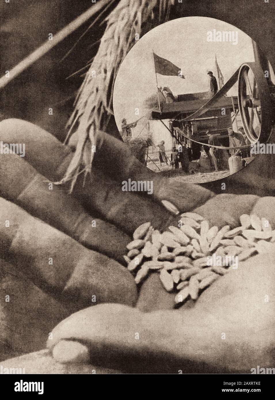 La vita in Unione Sovietica in 1930s. Dal libro di propaganda sovietico. Industrializzazione dell'agricoltura Foto Stock