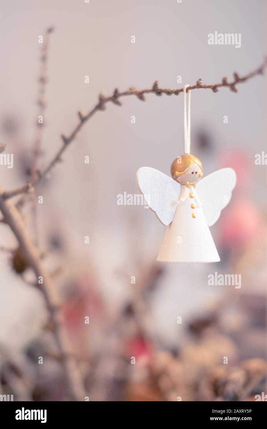 Decorazione, decorazioni natalizie, angelo in legno Foto Stock
