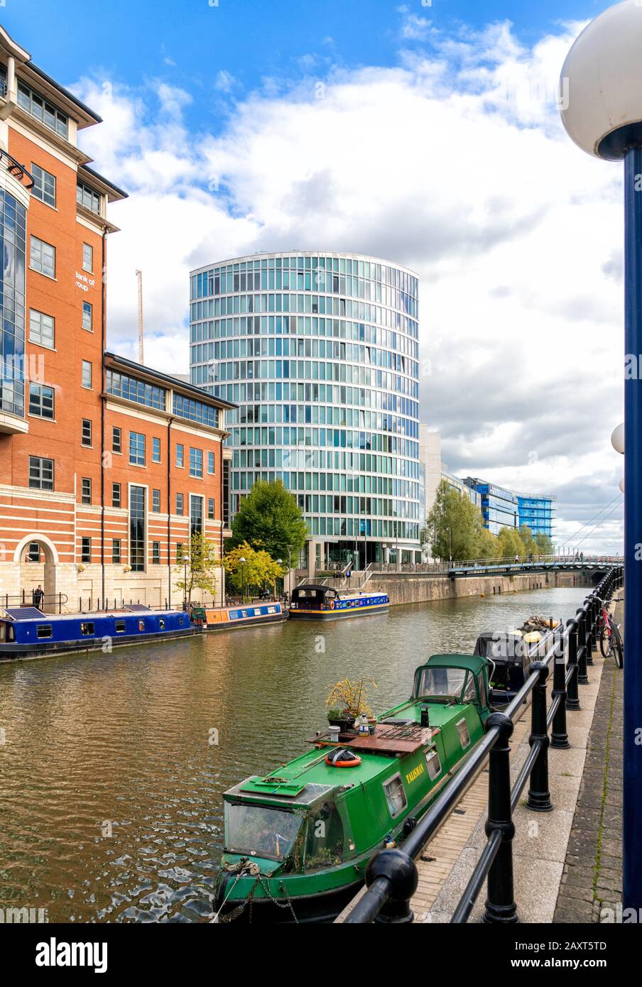San Valentino Bridge E L'Edificio Eye A Temple Quay, Bristol, Regno Unito Foto Stock