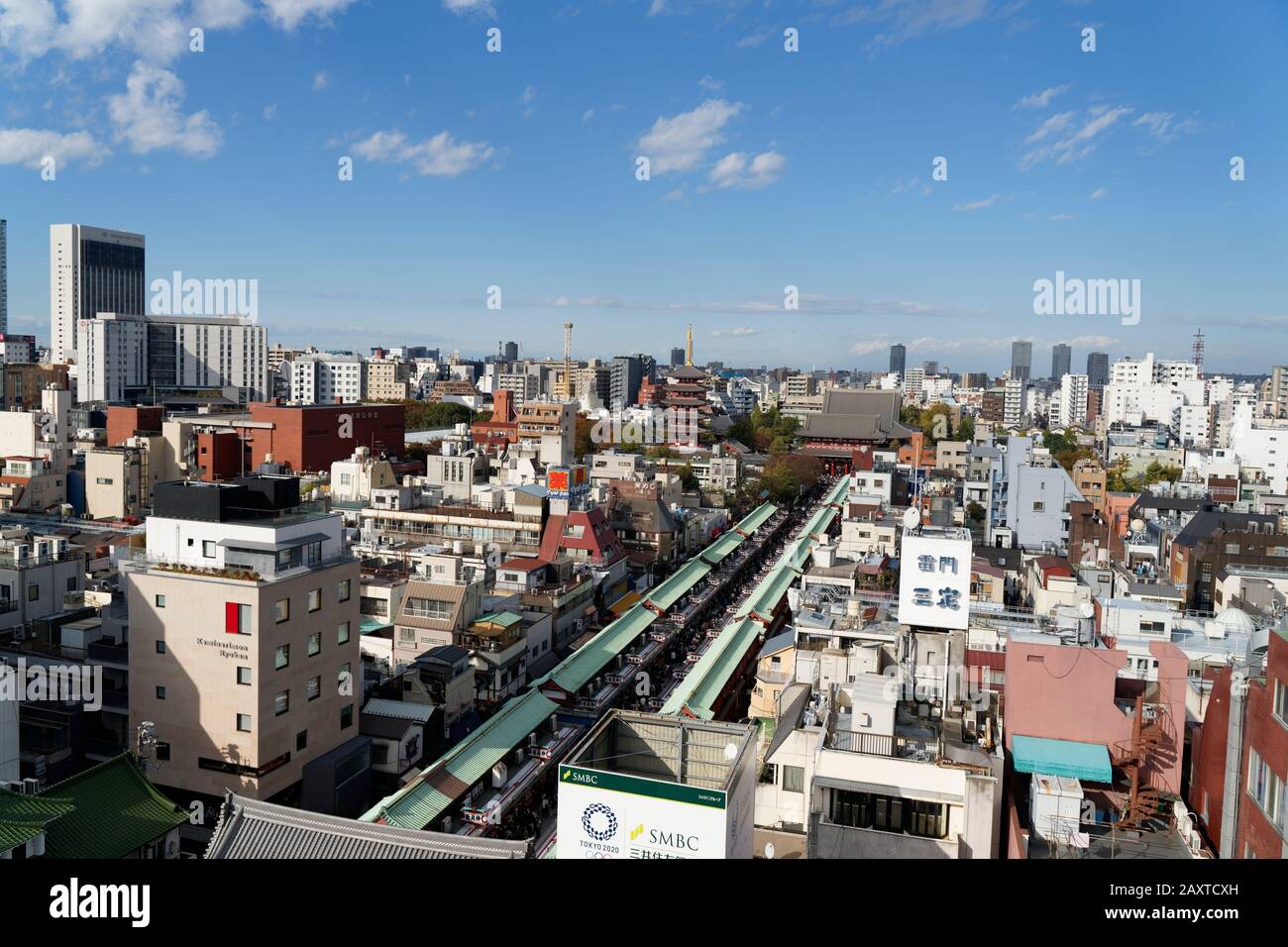 Sensō-ji (inryū-zan Sensō-ji) è un antico tempio buddista situato ad Asakusa. È il tempio più antico di Tokyo, girato con una fotocamera da sessanta megapixel. Foto Stock