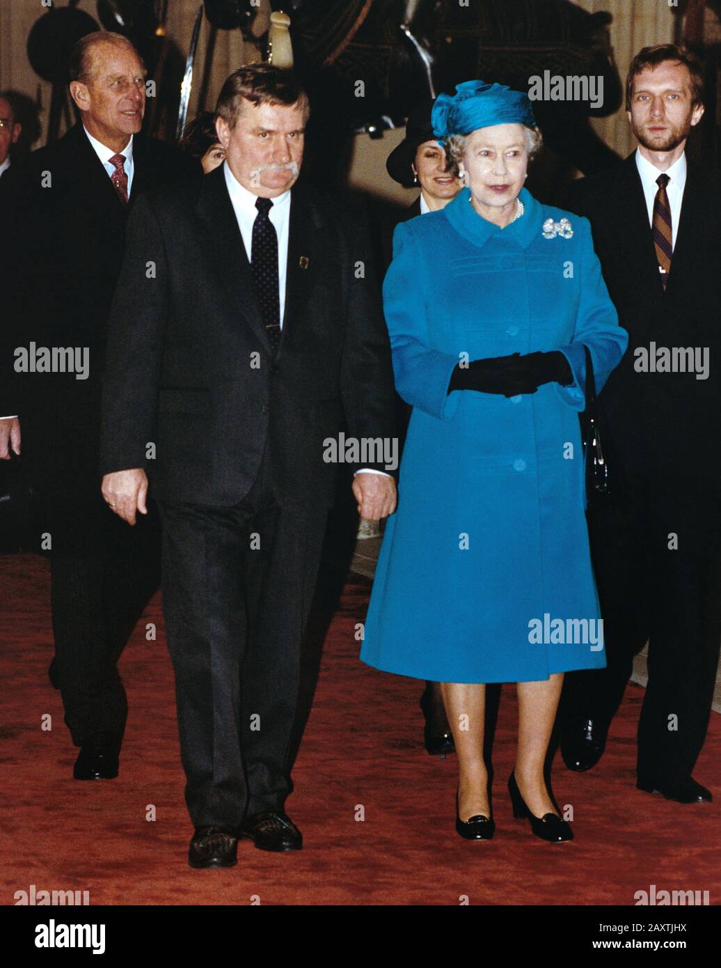 Lech Wałęsa e HM Queen Elizabeth II al Castello di Windsor durante la visita di Stato del Presidente in Gran Bretagna Aprile 1991 Foto Stock