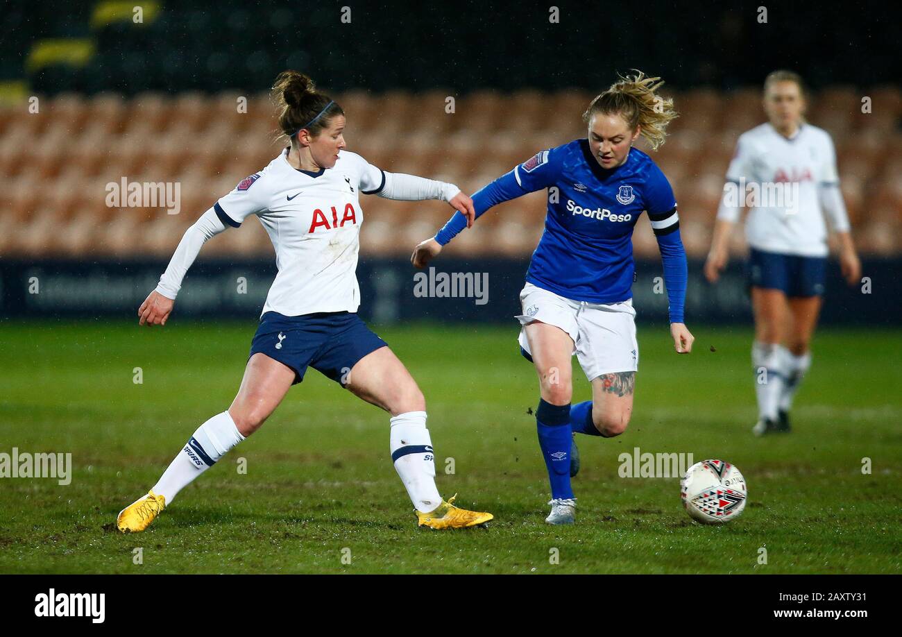 Londra, INGHILTERRA - 12 FEBBRAIO: L- R Emma Mitchell di Tottenham Hotspur Ladies e Lucy Graham di Everton Ladies durante Barclays fa Women's Super Lag Foto Stock