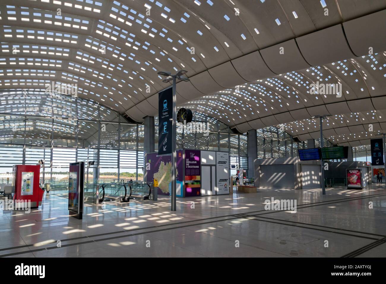 Nuova stazione TGV a Montpellier-Sud-de-France. Architetti: Marc Mimram, Emmanuel Nebout. Montpellier Francia Foto Stock