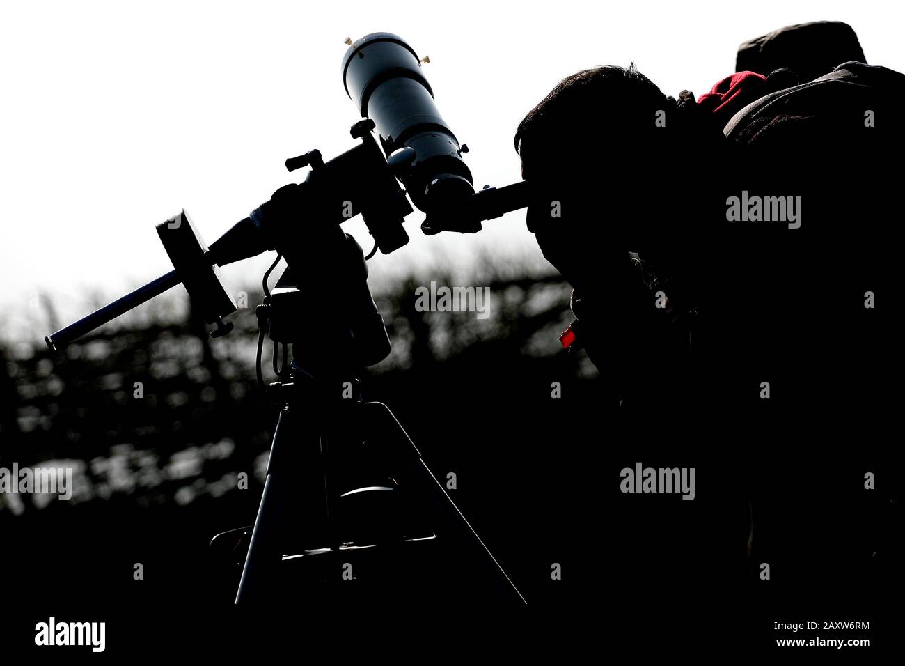 Brecon Beacons National Park , centro visitatori Libanus, People Veiw The Lunar Eclipse 20th Marzo 2015 ©PRWPhotography Foto Stock