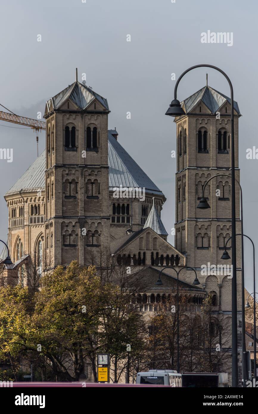 Basilica nel centro storico di Colonia Foto Stock