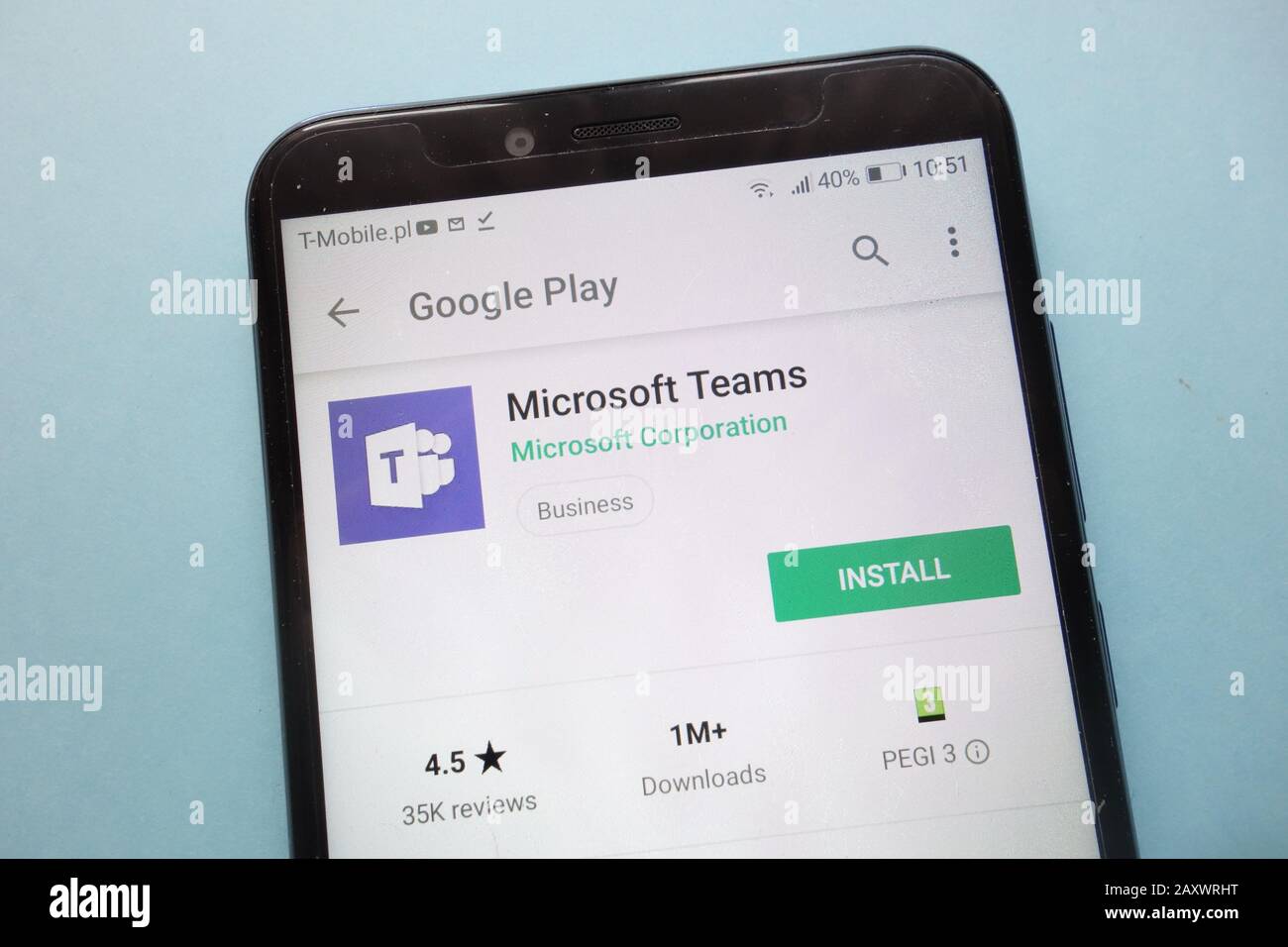 L'app Microsoft Teams sul sito Web di Google Play viene visualizzata sullo smartphone Foto Stock