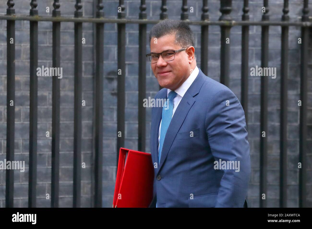 Londra, Regno Unito, 11th Feb 2020, il Segretario allo sviluppo Internazionale Alok Sharma arriva per il loro incontro settimanale del Gabinetto. Foto Stock
