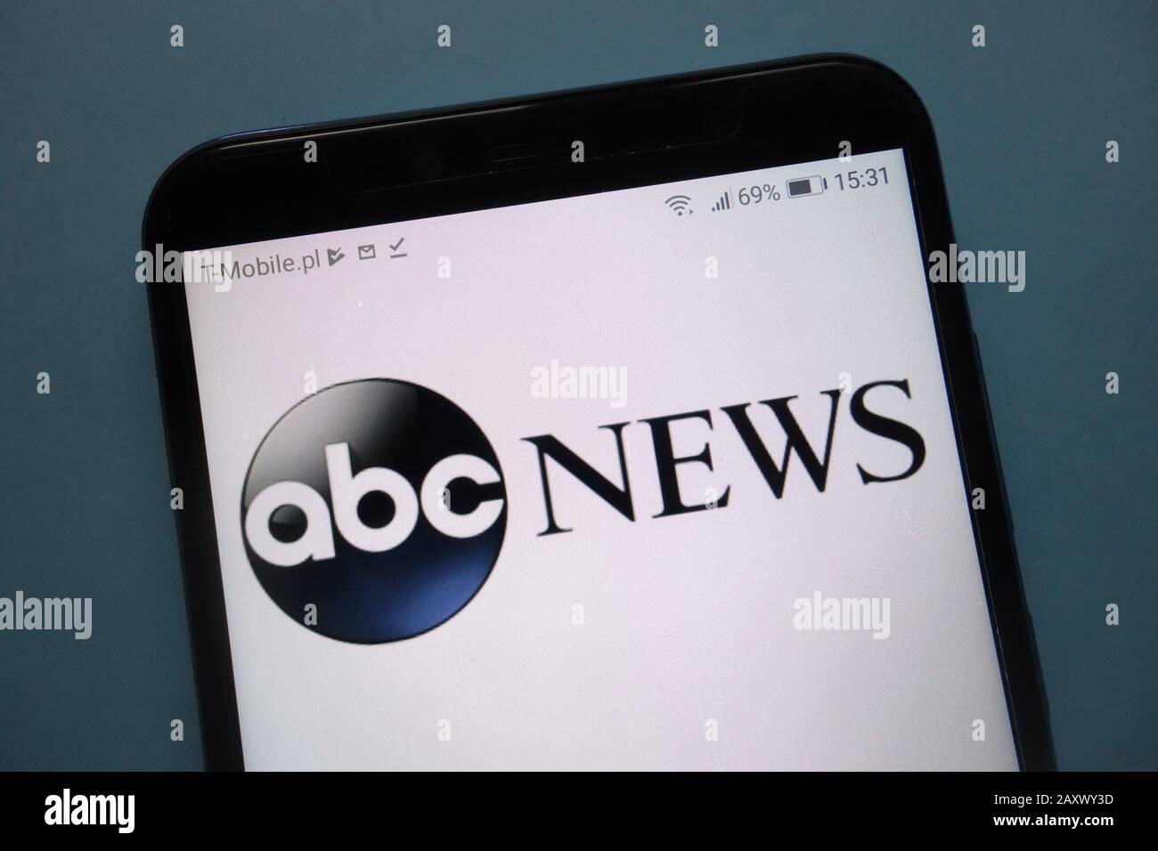 Logo ABC News visualizzato sullo smartphone Foto Stock