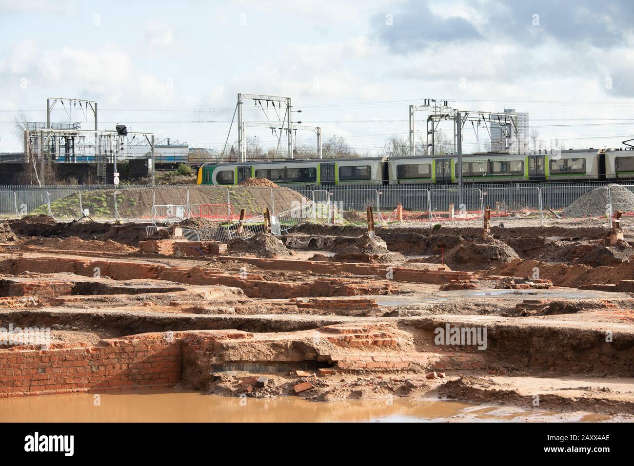 Lavori di costruzione a partire dal progetto ferroviario HS2 di Birmingham. Il nuovo edificio del terminal di Birmingham sara' costruito intorno a Curzon Street, prendendo l'edificio della vecchia stazione. Foto Stock