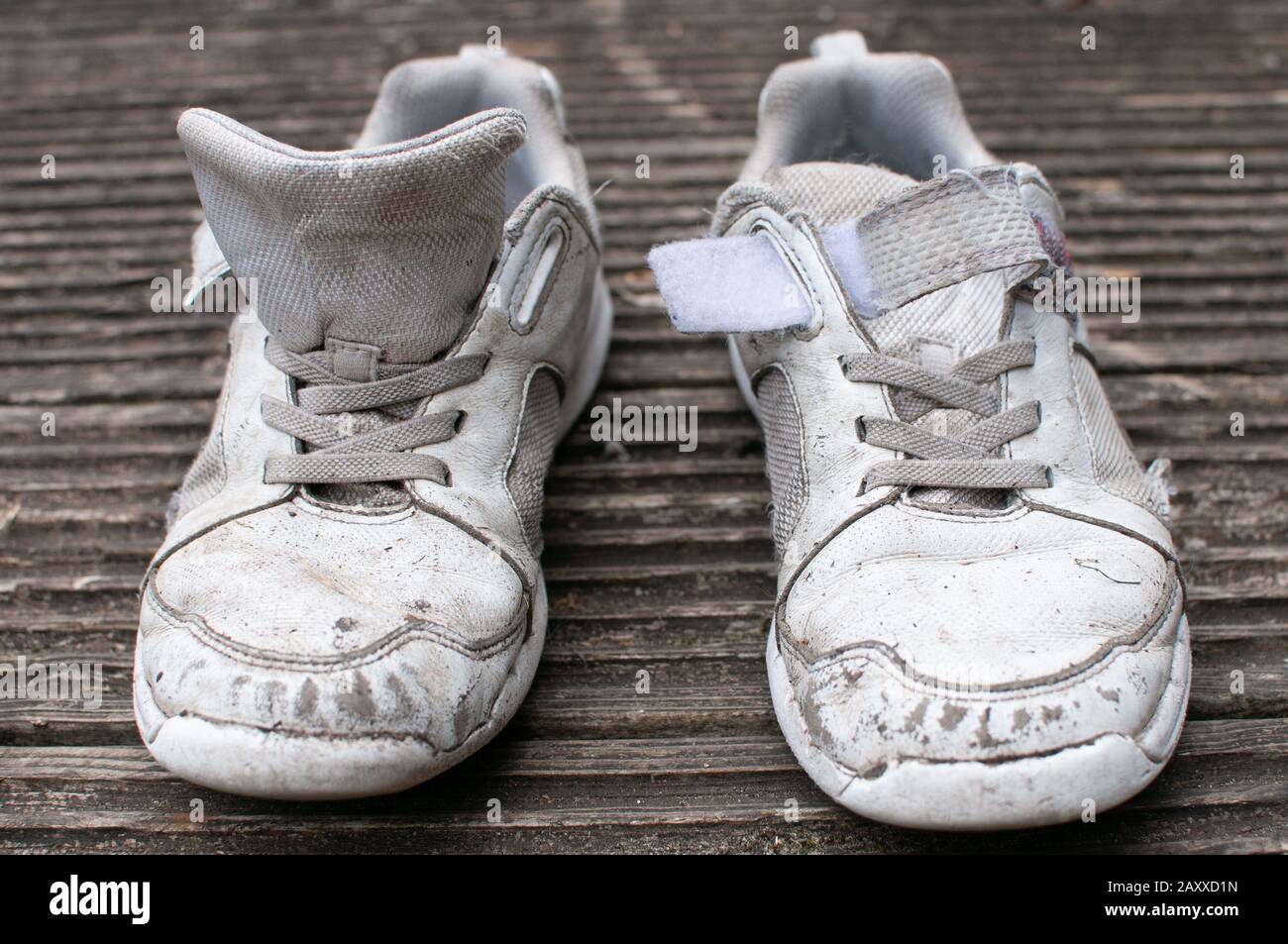 scarpe da ginnastica per ragazzi Foto Stock