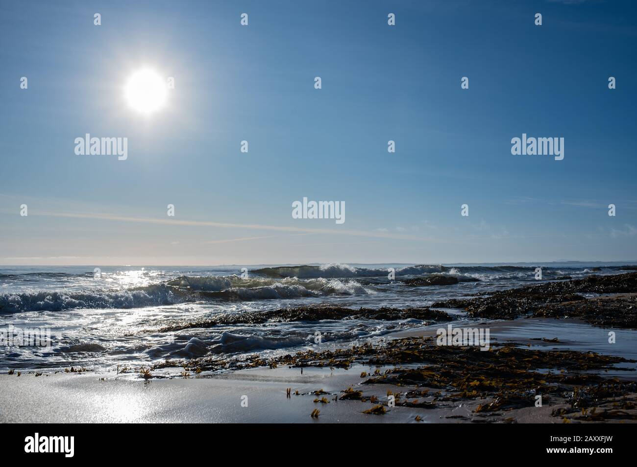 Vista mare cielo chiaro a Embo Beach Foto Stock