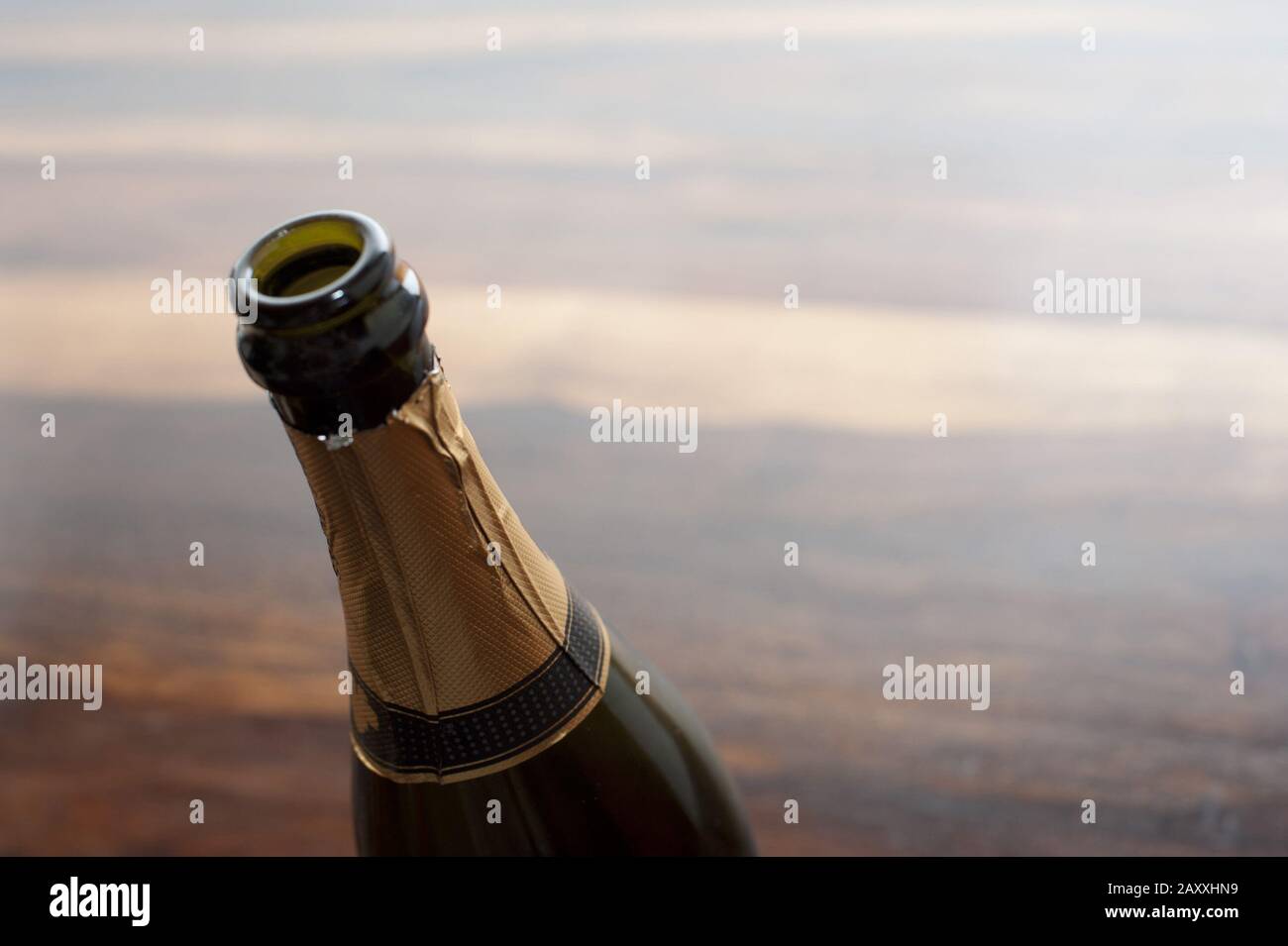 Uncorked Bottle Champagne Immagini e Fotos Stock - Alamy