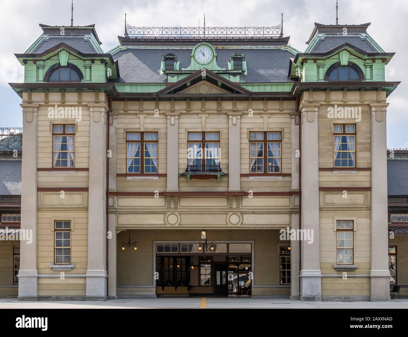 Kyushu Railway Company Stazione Mojiko, costruita nel 1914 e restaurata nel 2018, a Kitakyushu, Giappone. Foto Stock