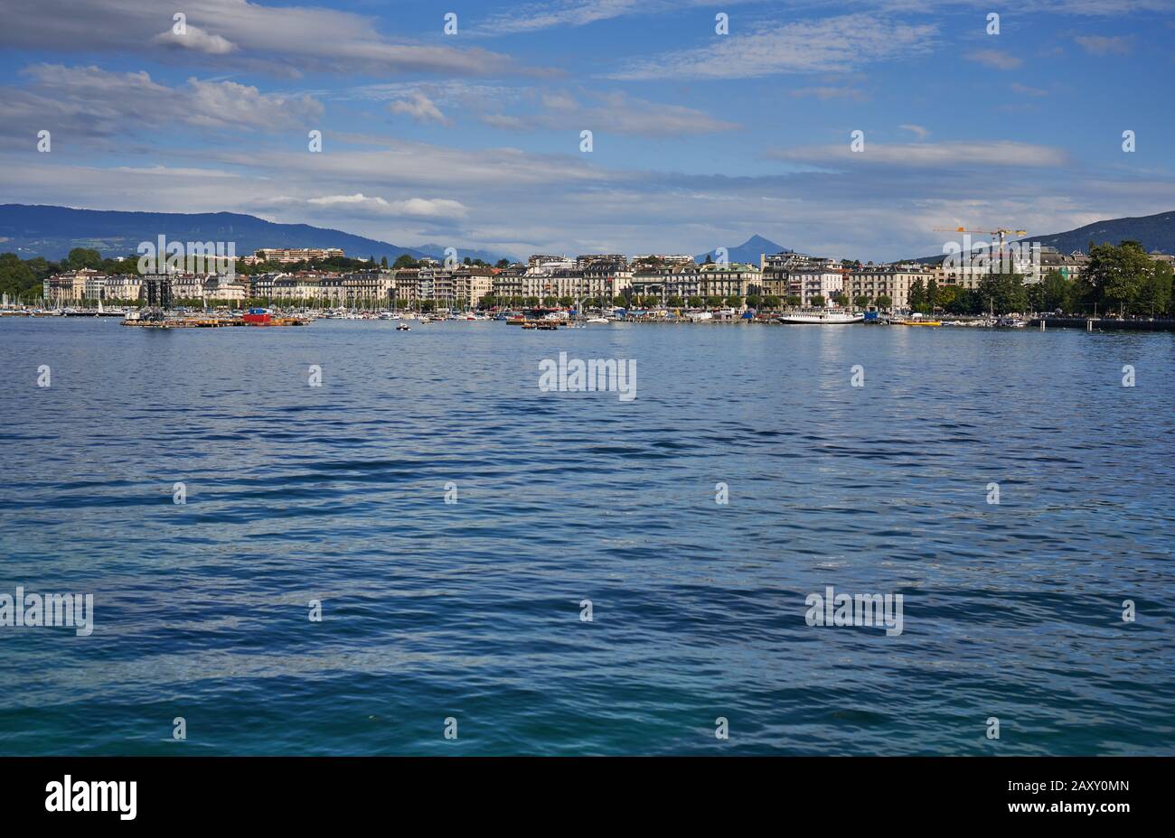 Bella vista sul bellissimo lago di Ginevra Foto Stock