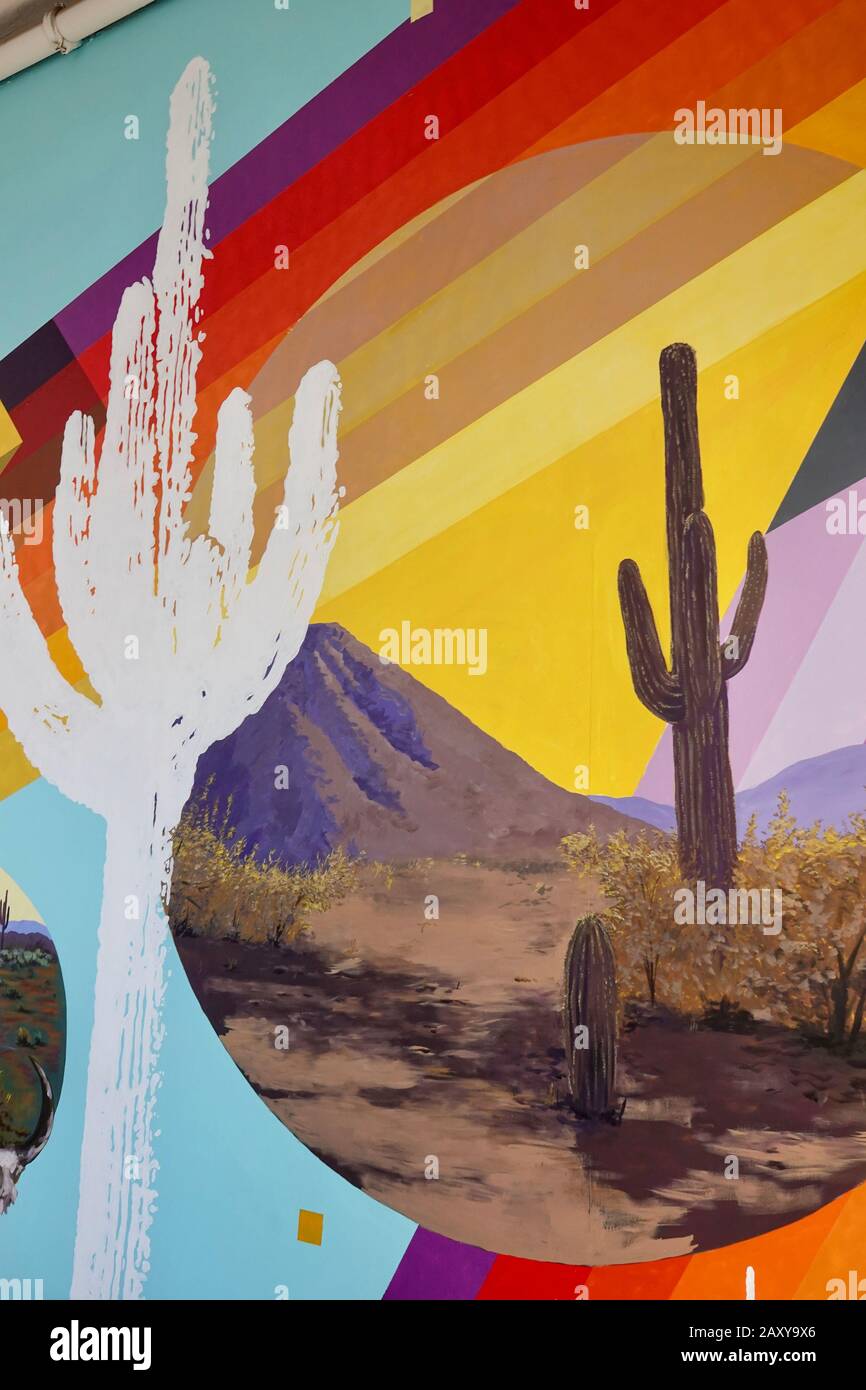 Un murale Colorato che raffigura scene dell'Arizona. Foto Stock