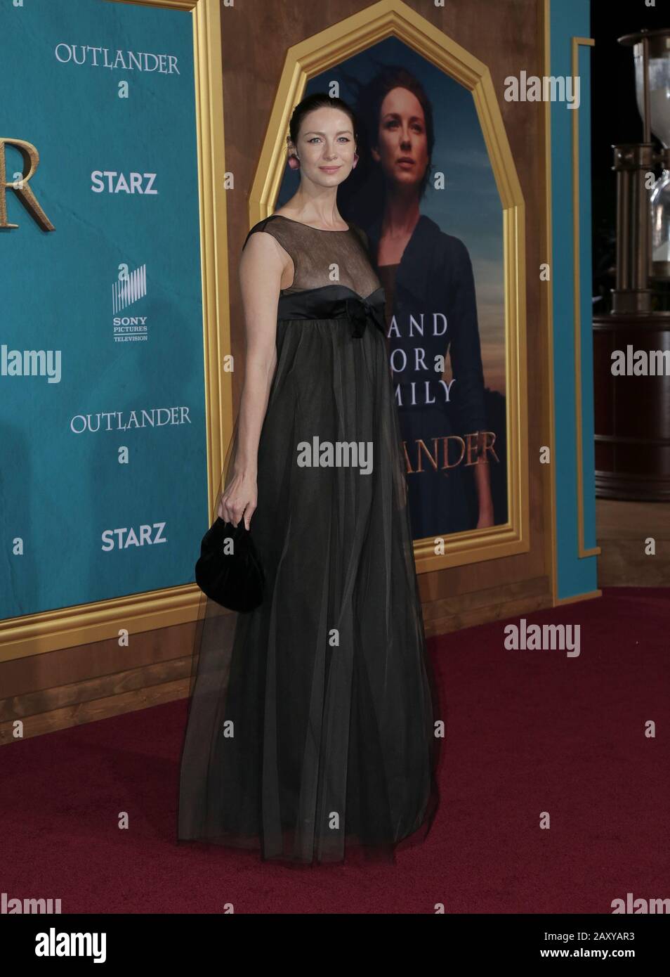 Caitriona Balfe a piedi il tappeto rosso al Starz Premiere Event Per 'Outlander' Stagione 5 tenuto a Hollywood Palladium il 13 febbraio 2020 a Hollywood, California USA (foto di Parisa Afsahi/Sipa USA) Foto Stock