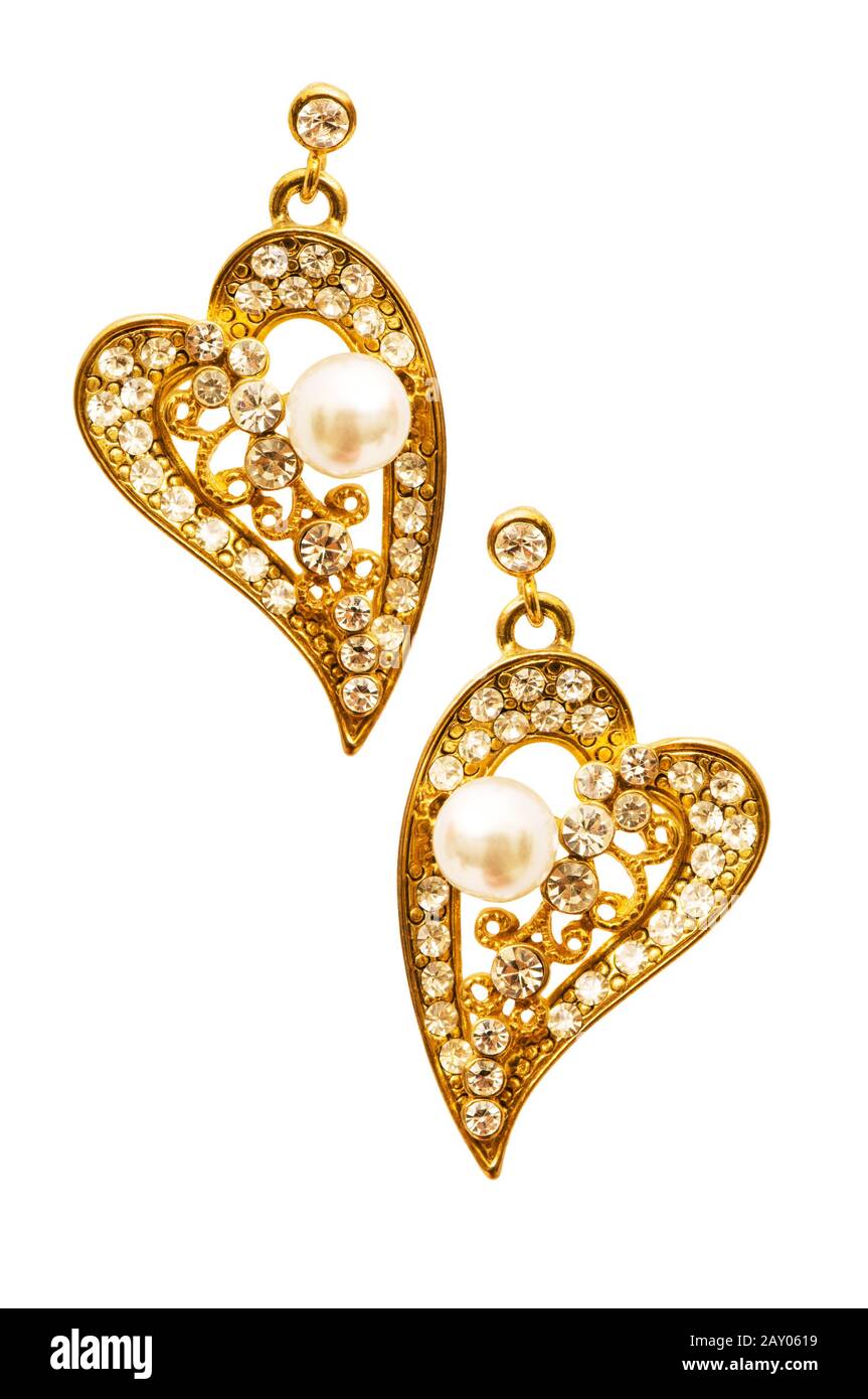 Coppia di orecchini isolati su sfondo bianco Foto Stock