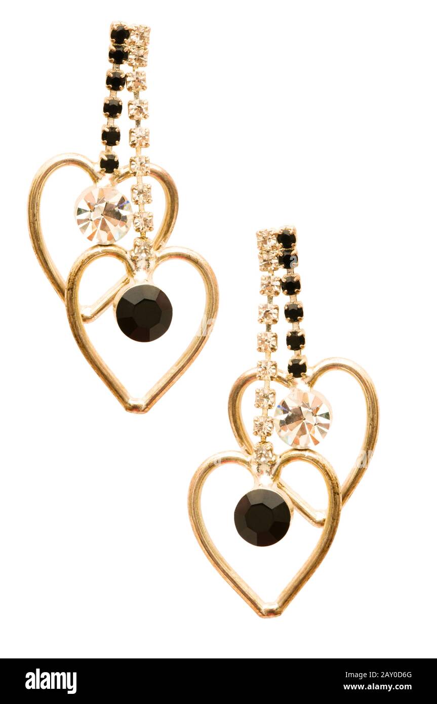 Coppia di orecchini isolati su sfondo bianco Foto Stock
