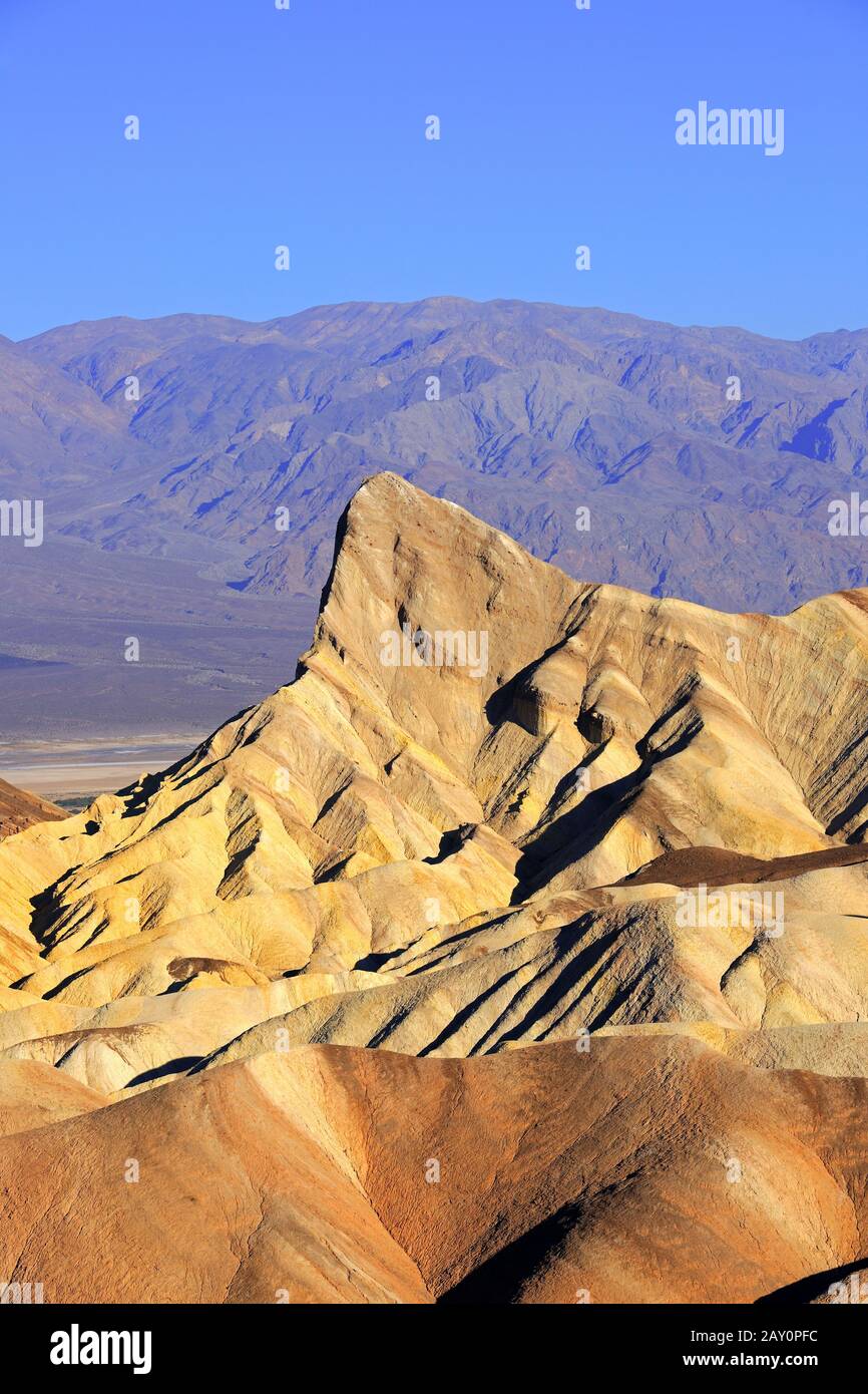 Formazioni rocciose colorate all'alba a Zabriske Point, Foto Stock