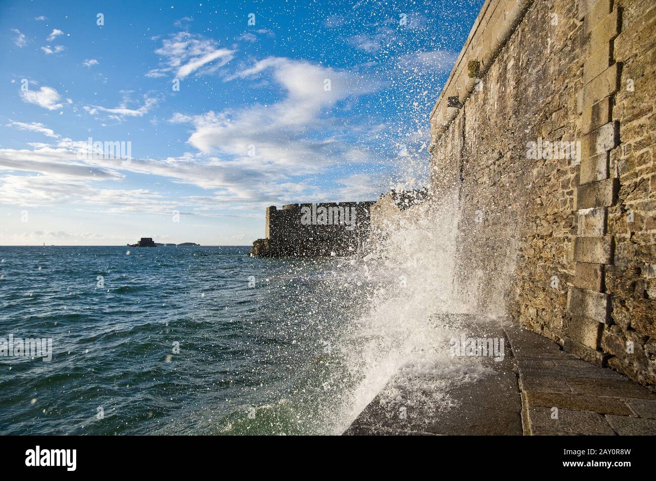 Alluvione alla fortezza di Saint-Malo Foto Stock