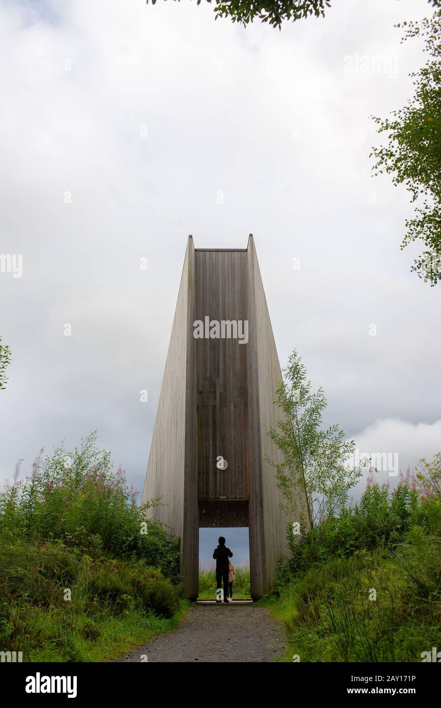 L'installazione An Ceann Mòr sulle rive del Loch Lomond a Inveruglas nell'ambito del progetto Scottish Scenic Routes. Foto Stock