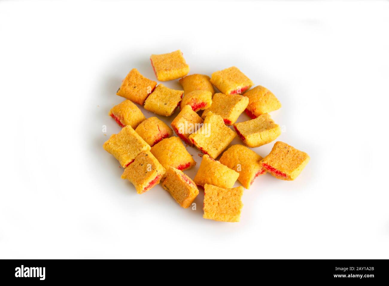 cuccioli sparsi per cuccioli farciti isolati su sfondo bianco Foto Stock