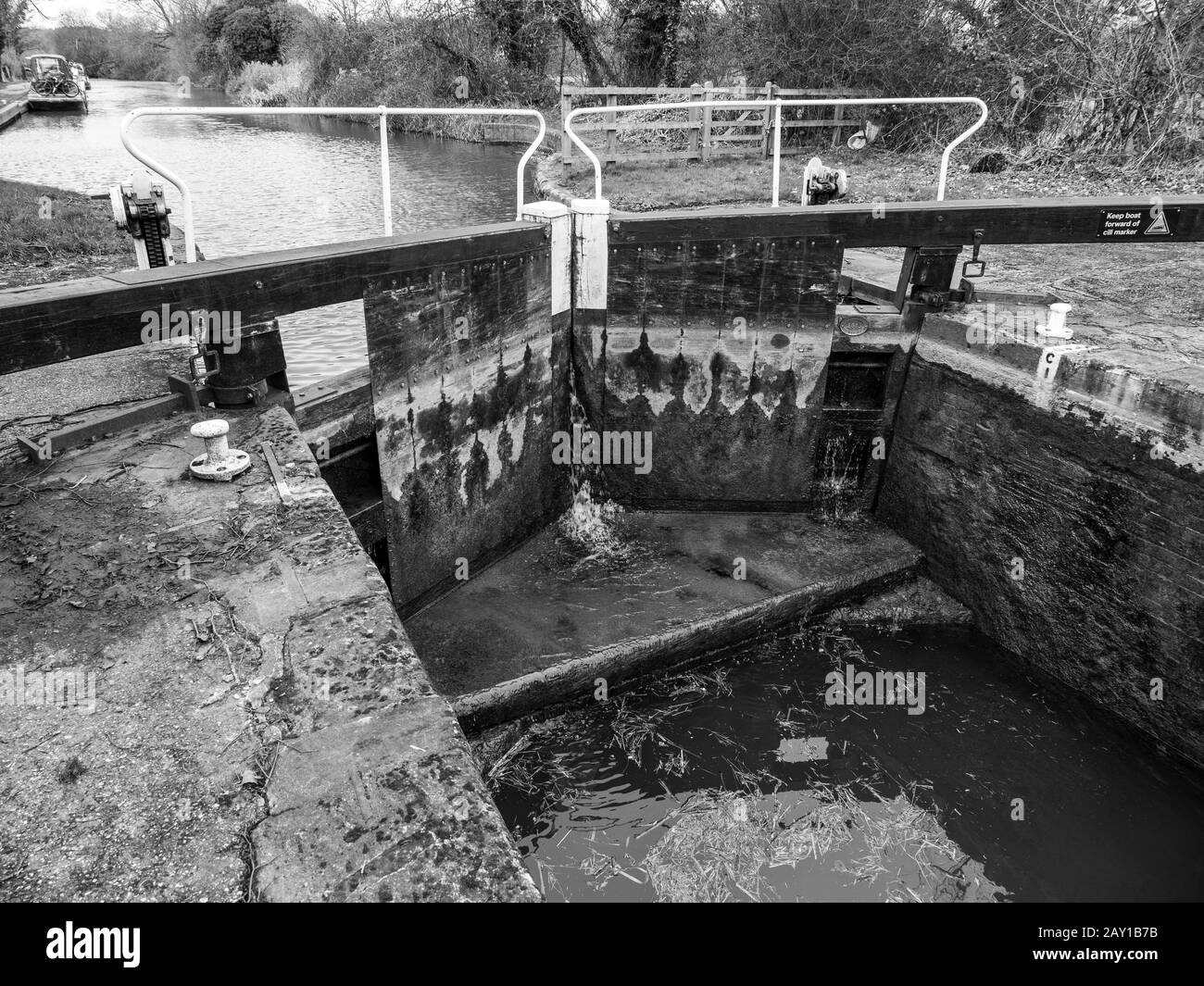 Fotografia in bianco e nero di Hungerford Lock, Kennet e Avon Canal, Berkshire, Inghilterra, Regno Unito, GB. Foto Stock