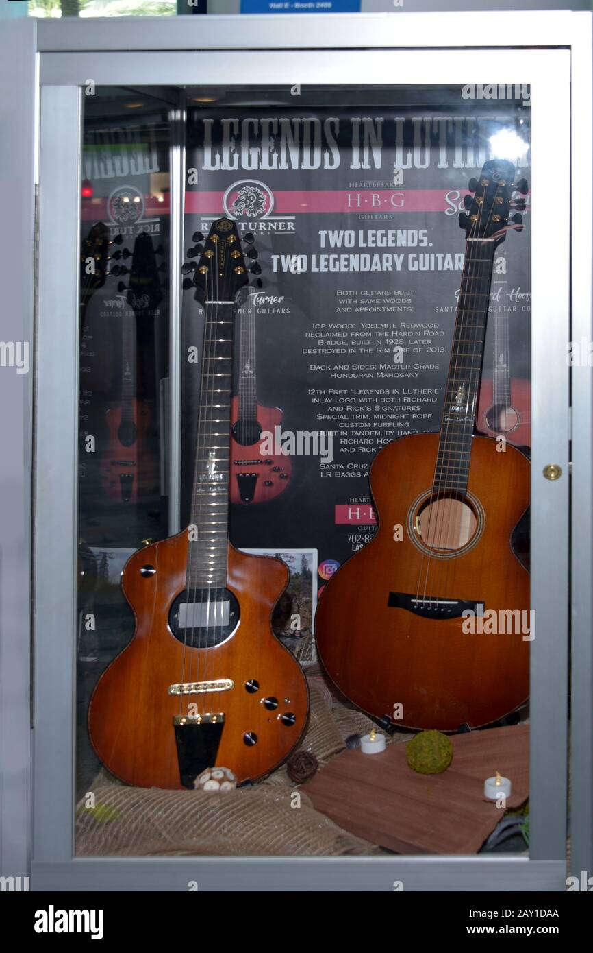 Anaheim, CA - 17 GENNAIO: Chitarre Heartbeaker al 'NAMM Show' il 17 gennaio ad Anaheim California. (Foto di Glenn Francis /PacificProDigital.com Foto Stock