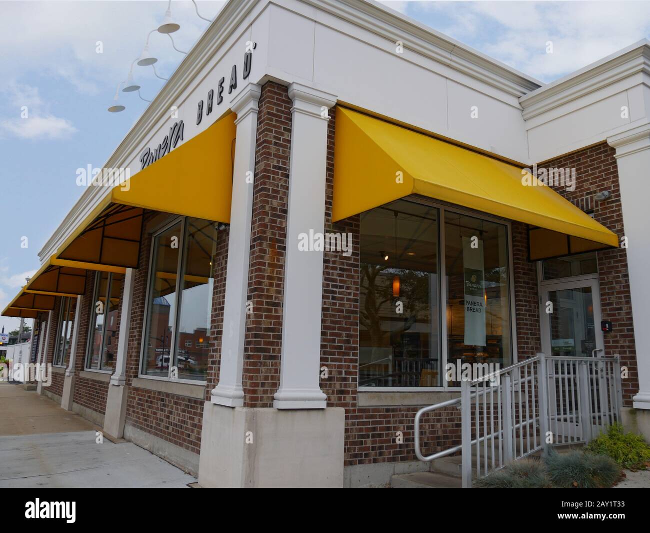 Newport, Rhode Island, settembre 2017: Primo piano sulla facciata del Pane Panera, una delle destinazioni gastronomiche più famose di Newport. Foto Stock