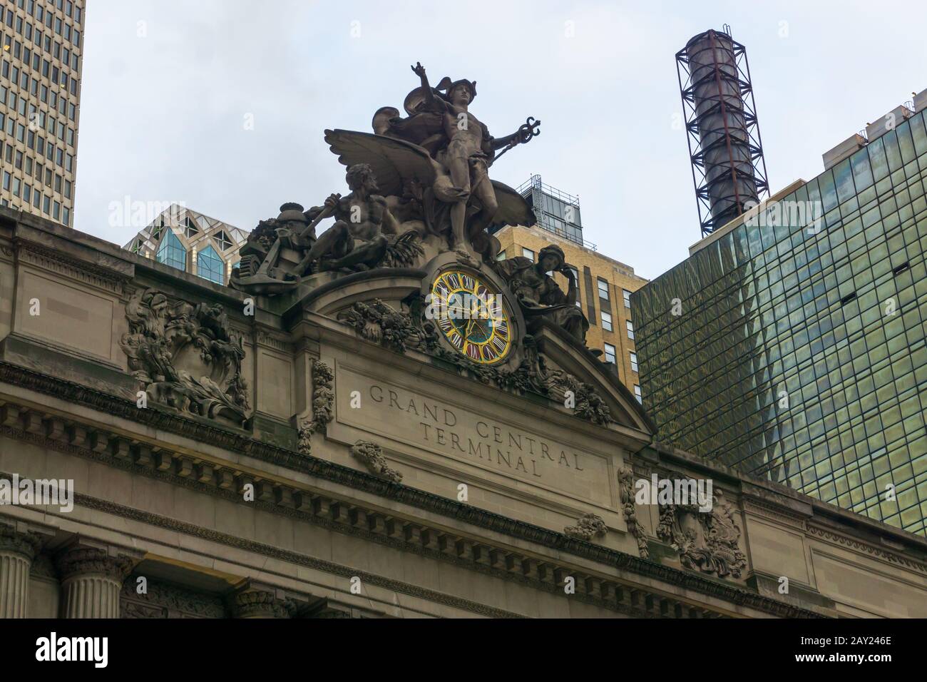 New York, USA - 20 agosto 2018: Glory of Commerce, un gruppo scultoreo di Jules-Félix Coutan alla facciata del Grand Central Terminal di New York City Foto Stock