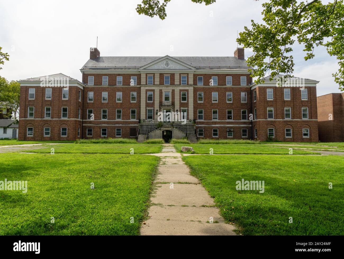 New York, Usa - 20 Agosto 2018: Edificio 515 Post Hospital Nel Quartiere Storico Di Governors Island, New York City, Usa Foto Stock