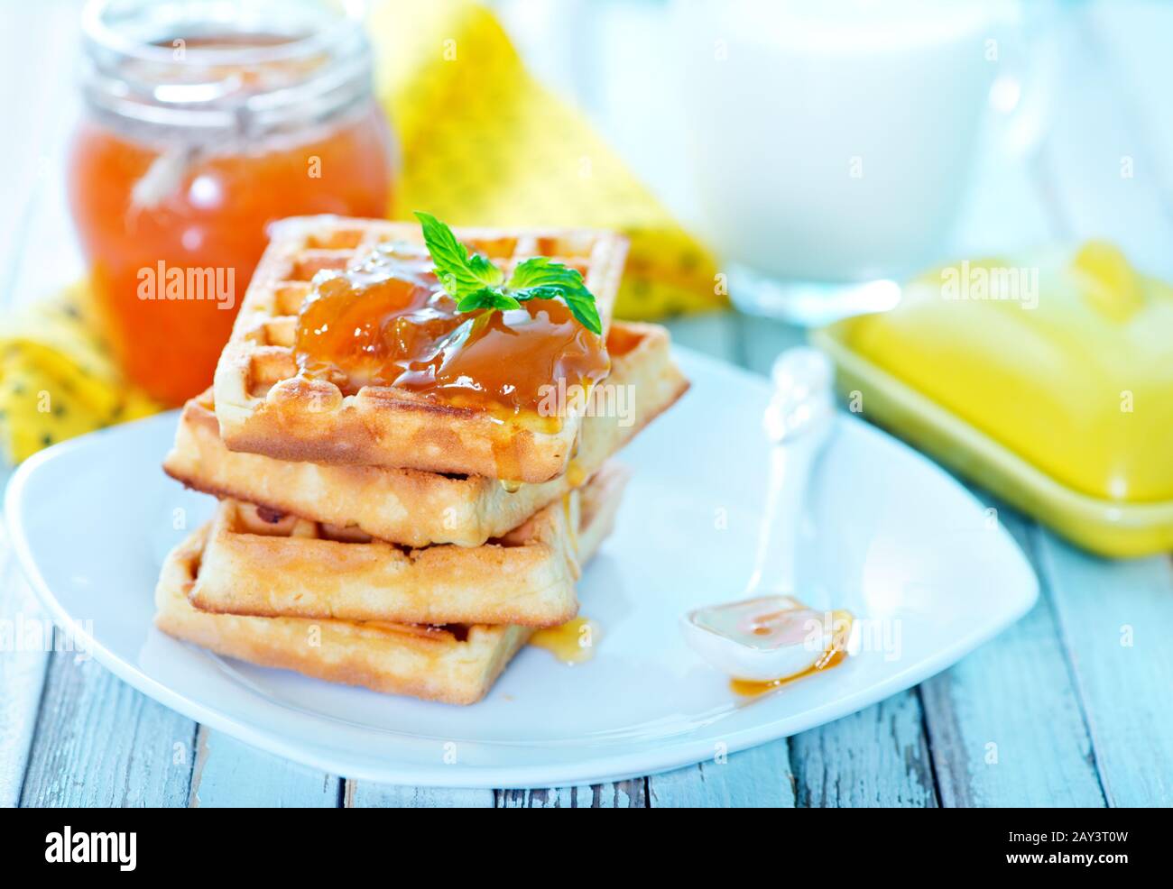 waffle con marmellata di albicocche Foto Stock