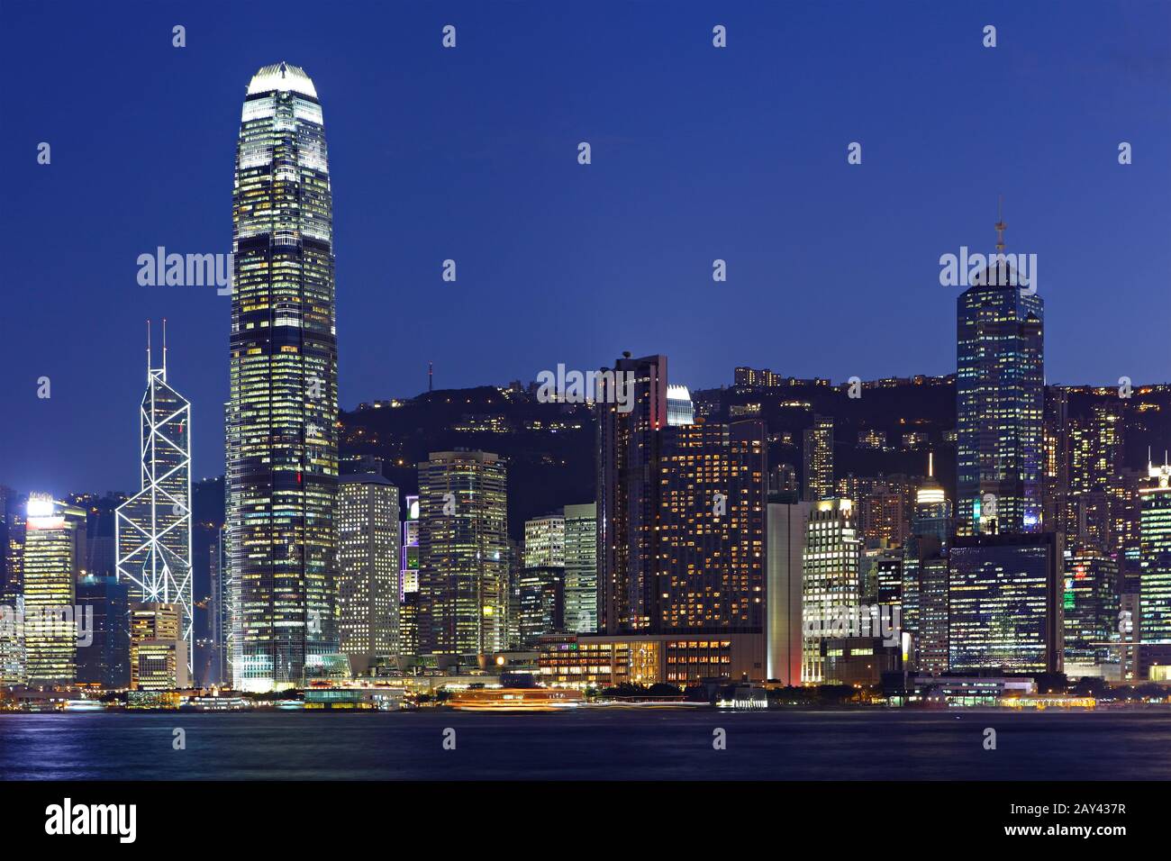 Scena notturna della città di Hong Kong Foto Stock