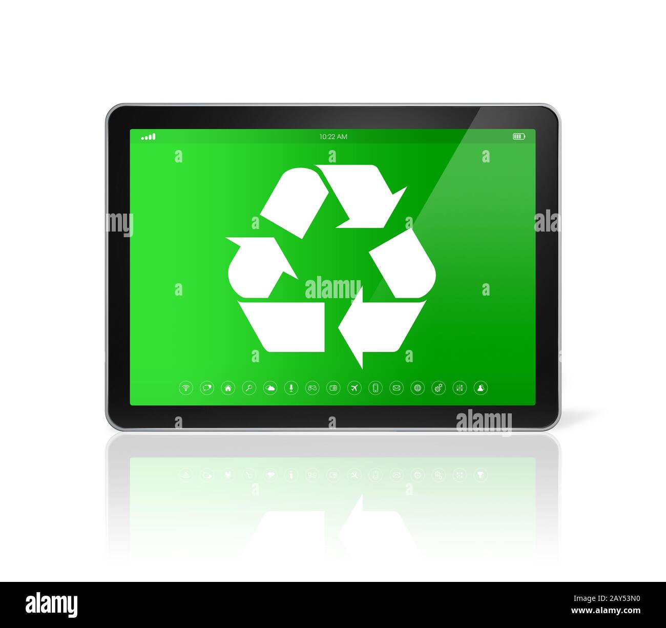 Digital tablet PC con un simbolo di riciclaggio sullo schermo. la conservazione ambientale concetto Foto Stock