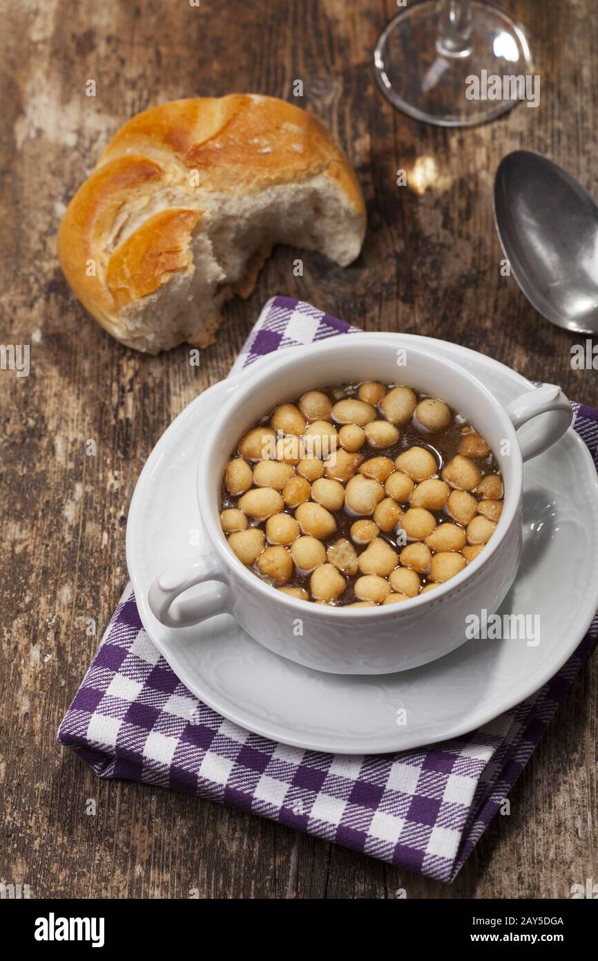 Zuppa fresca zuppa con perle Foto Stock