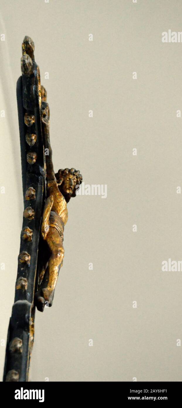 Croce di Gesù Cristo visto di profilo con lo sguardo di Cristo Foto Stock
