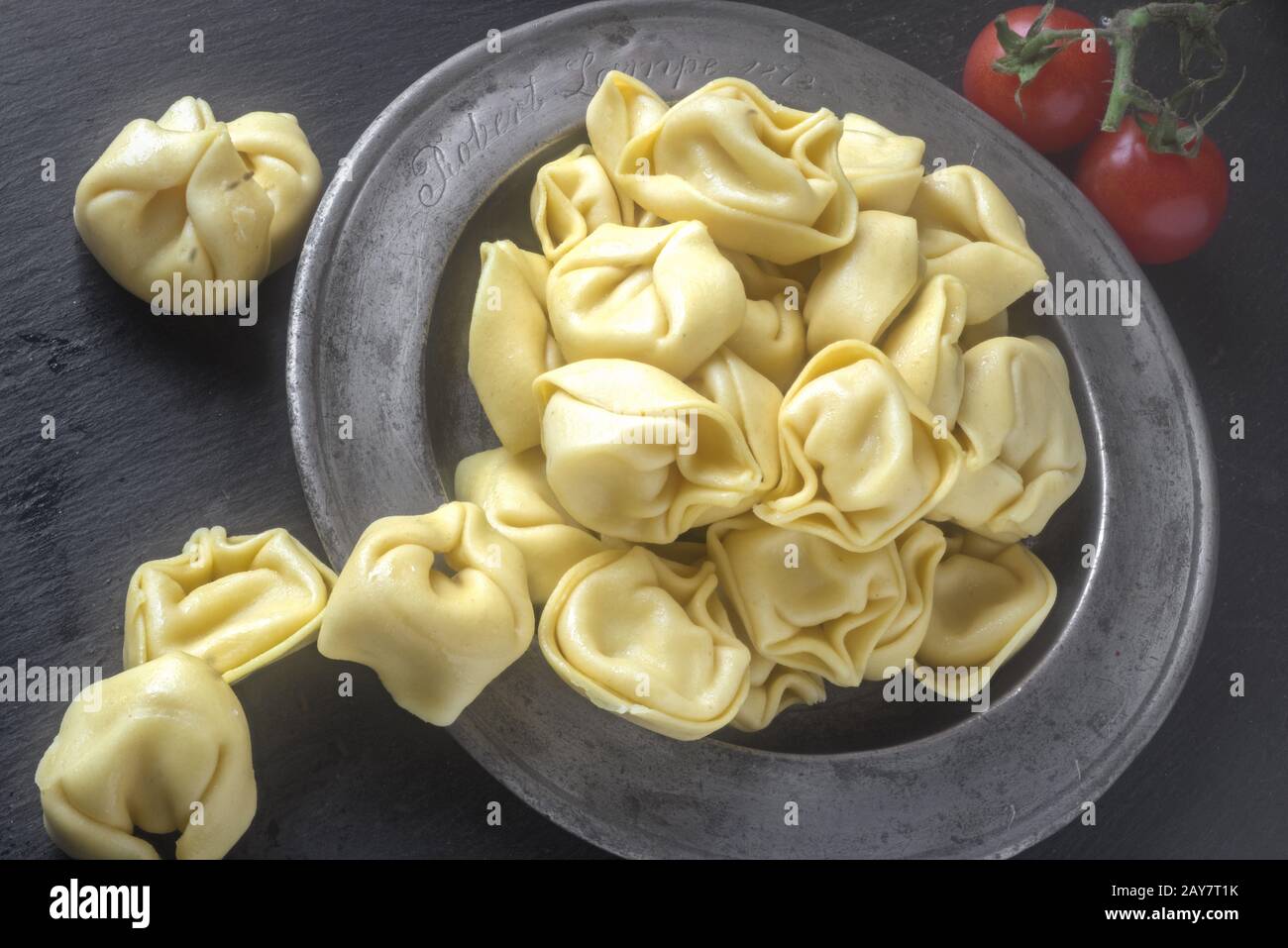 Tortellini freschi, pasta ad anello Foto stock - Alamy
