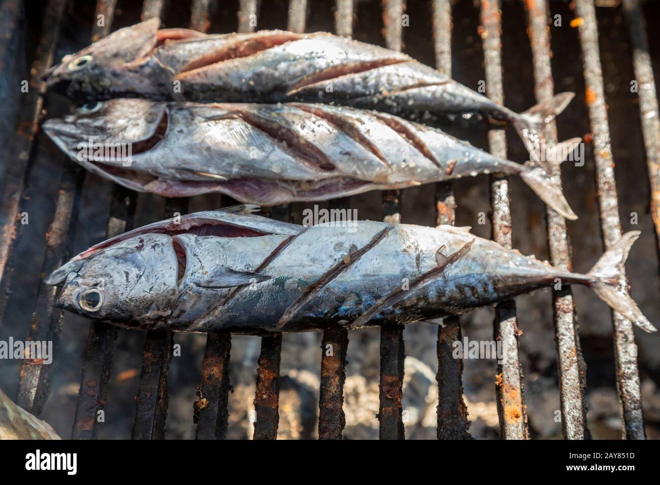 Brisas de Zicatela, Oaxaca, Messico - pesce Fresco dall'Oceano Pacifico su una griglia in un ristorante di quartiere. Foto Stock